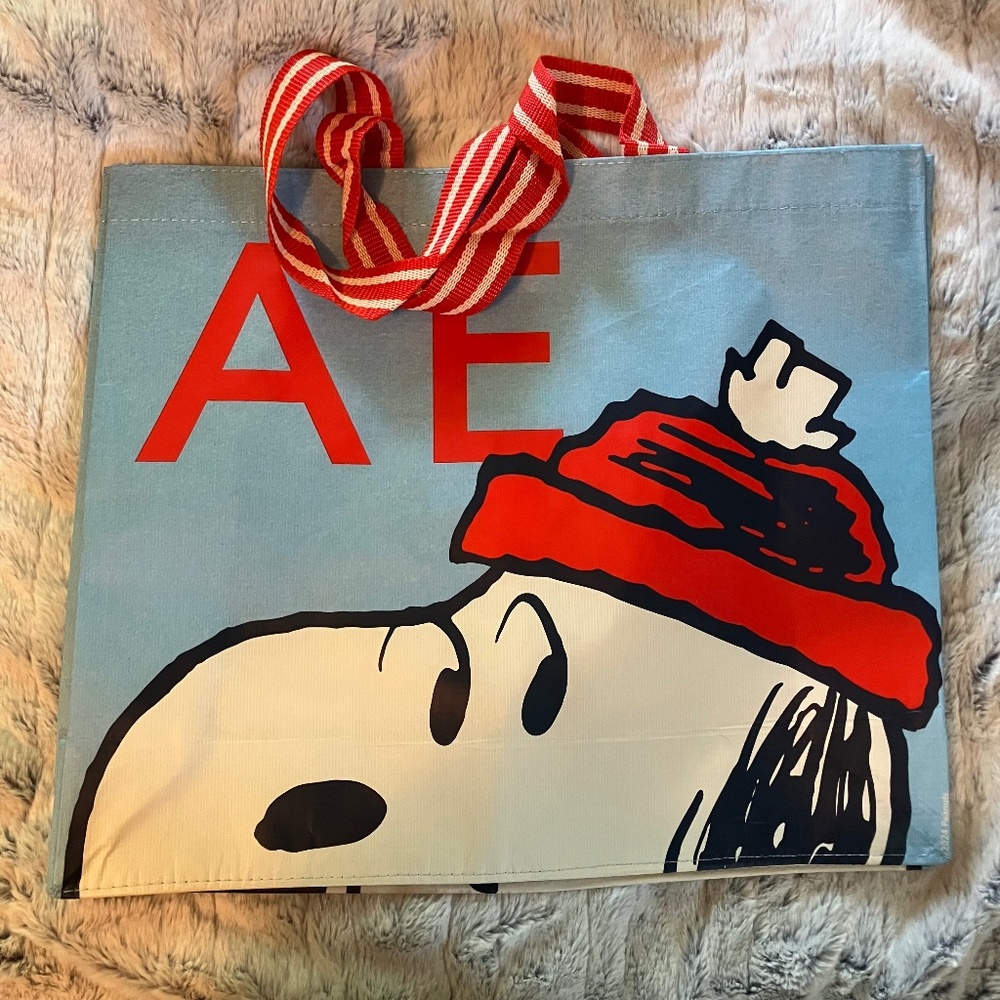 NWOT American Eagle Snoopy Peanuts Recycled Plastic Reusable Shopping Bag